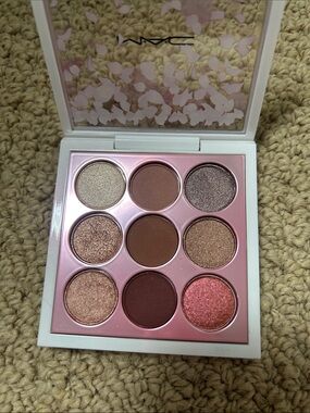 MAC kabuki doll palette